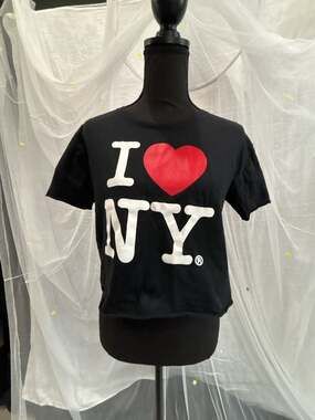I Love NY Officially Licensed Cropped Graphic T-Shirt Black